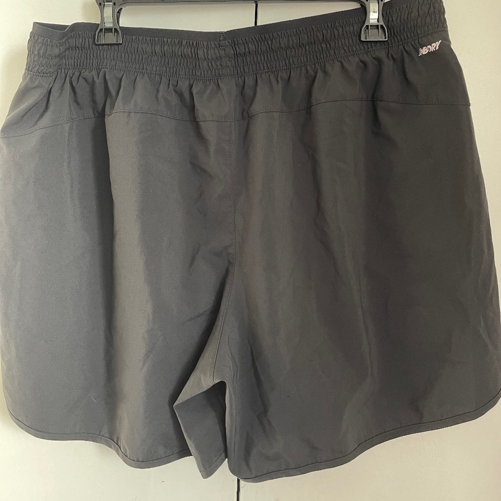 New Balance Accelerate Shorts Sz XL - Picture 4 of 6